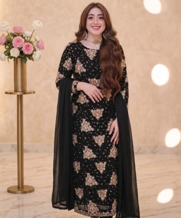 Momina Black