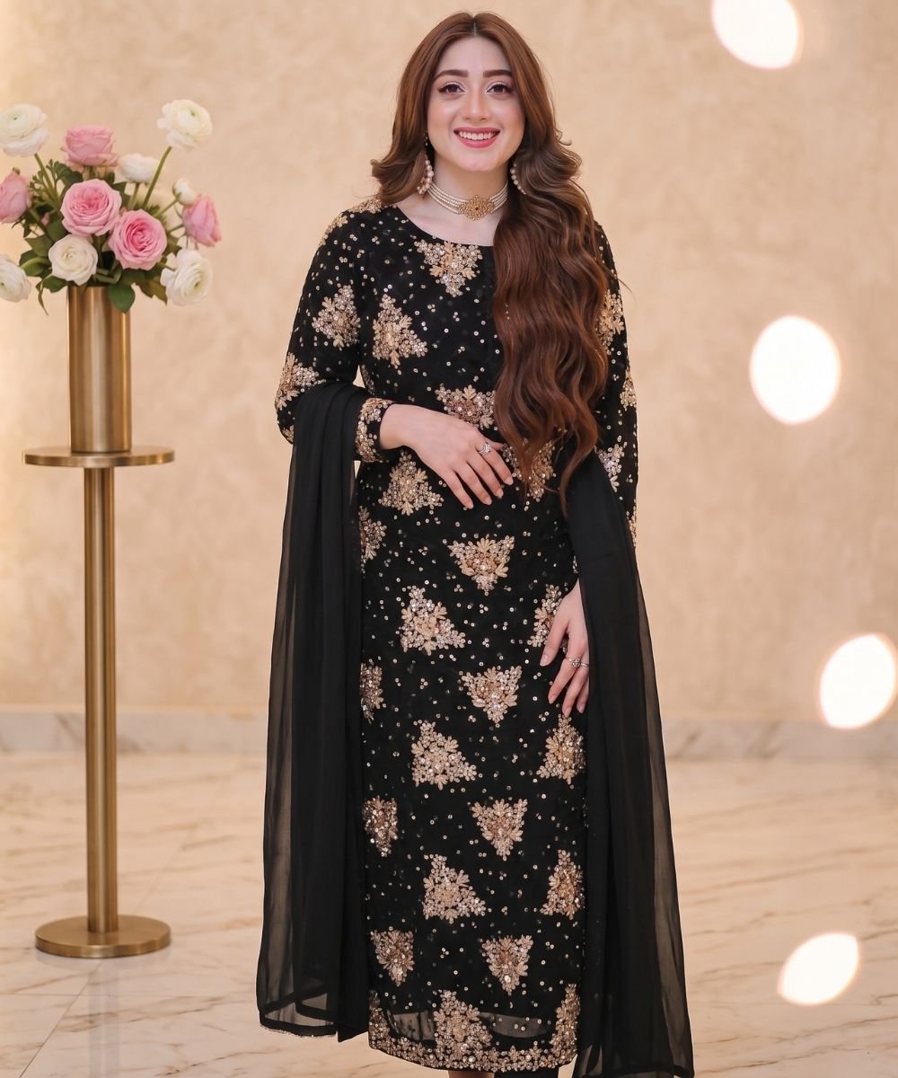Momina Black